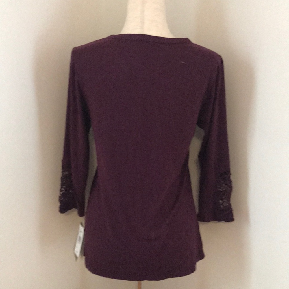 Lace Henley - Picture 4 of 4